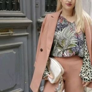 🆕️ Anthropologie 🐘 Jungle Print Detailed Top